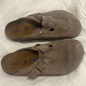 New; Never worn. Birkenstock clogs. Size 9. Regular Fit. Taupe.